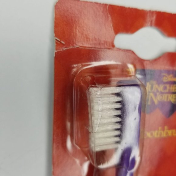 Vintage 1992 Disney's Hunchback of Notre Dame Esmerelda Toothbrush - Picture 3 of 7
